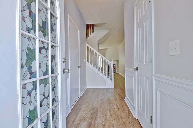 Building Photo - 226 Southwind Ln