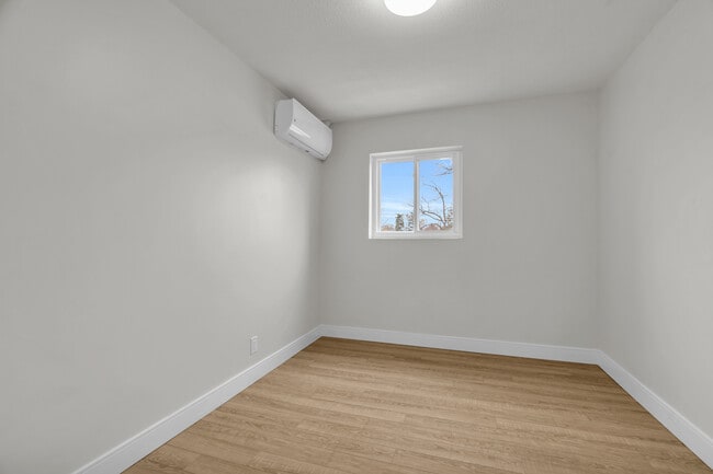 Building Photo - 1220 Hamilton St