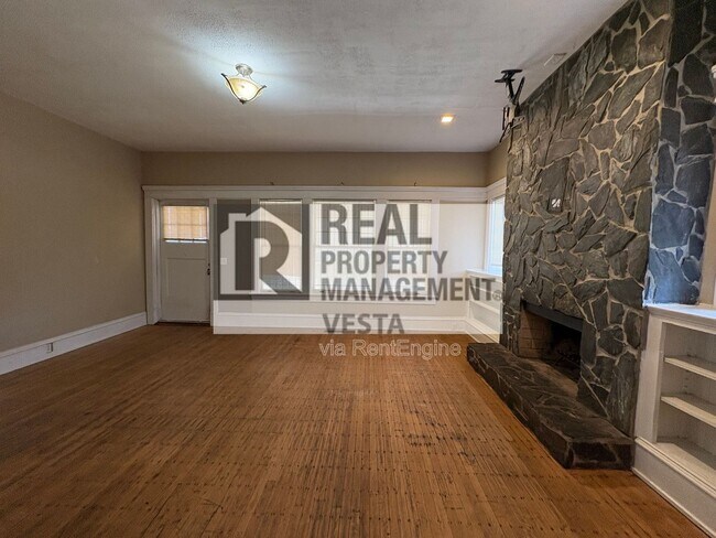 Building Photo - 2585 Napier Ave