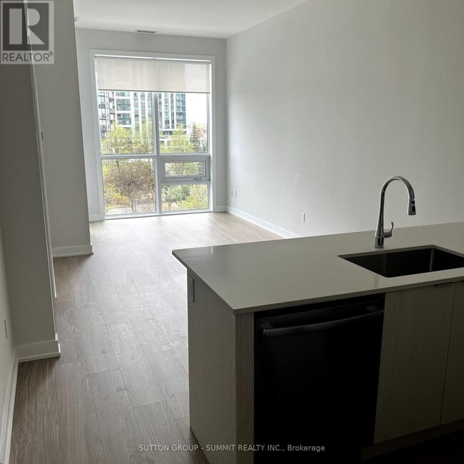 Building Photo - 430-430 Square One Dr