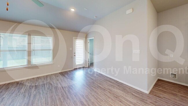 Foto del edificio - 6212 Painswick Dr