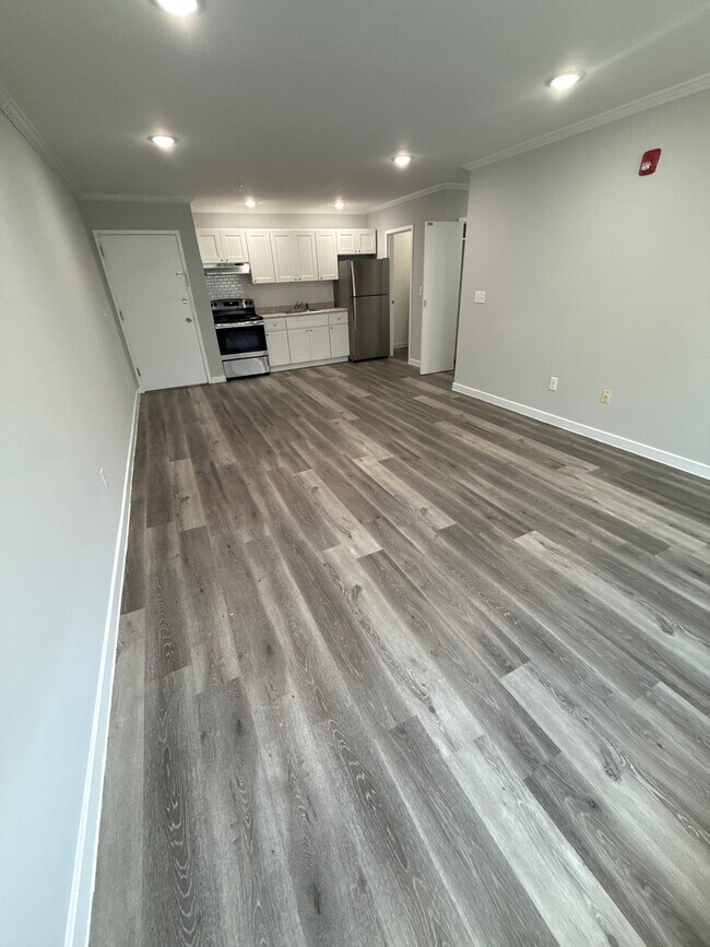 Building Photo - 47 12th Ave