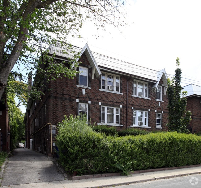 Building Photo - Howland Court