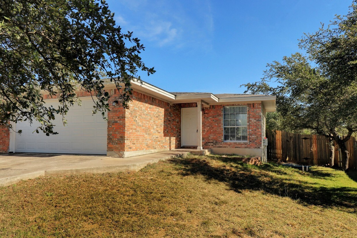 21633 Boggy Ford Rd, Lago Vista, TX 78645 Townhome Rentals in Lago
