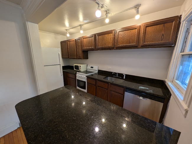 Building Photo - 39 Rutgers St