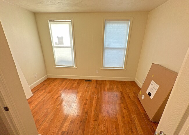 Foto del edificio - 130 W 8th St