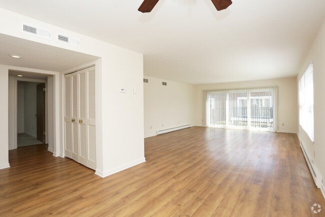 Interior Photo - Riverside North Apartments