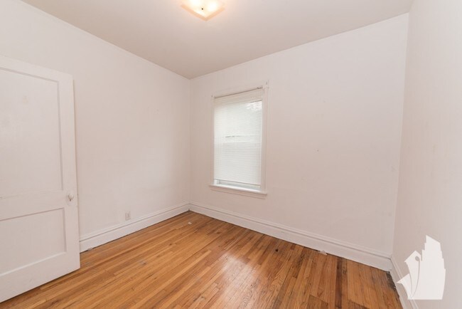 Foto del edificio - 3818 N Sheffield Ave