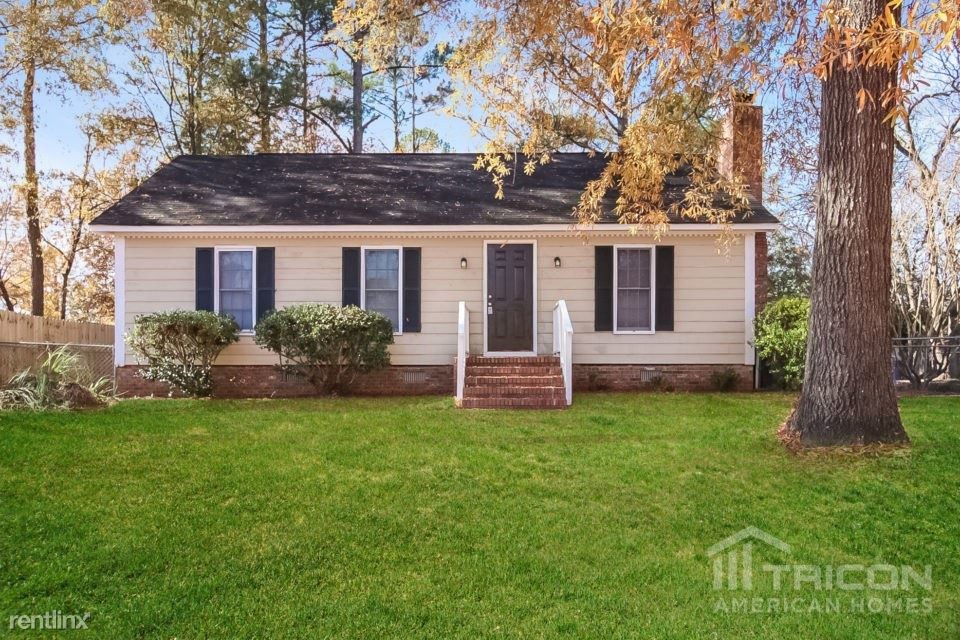 Primary Photo - 1100 Laurel St