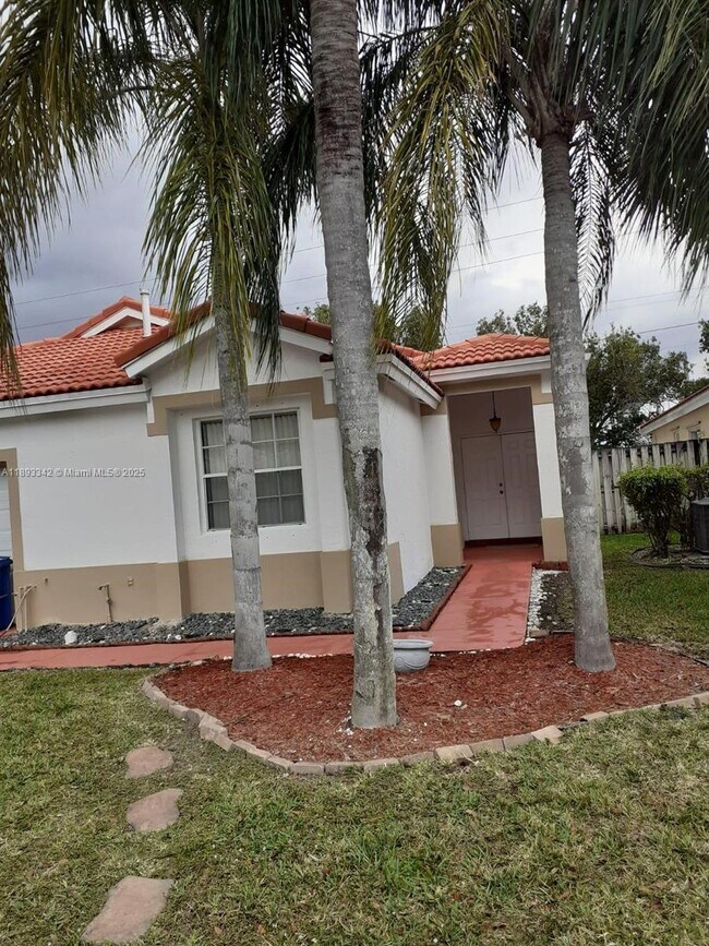 Building Photo - 32 Gables Blvd