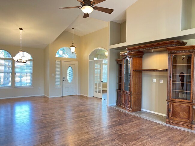 Foto del edificio - MOVE IN SPECIAL- 1/2 OFF FIRST MONTH'S REN...