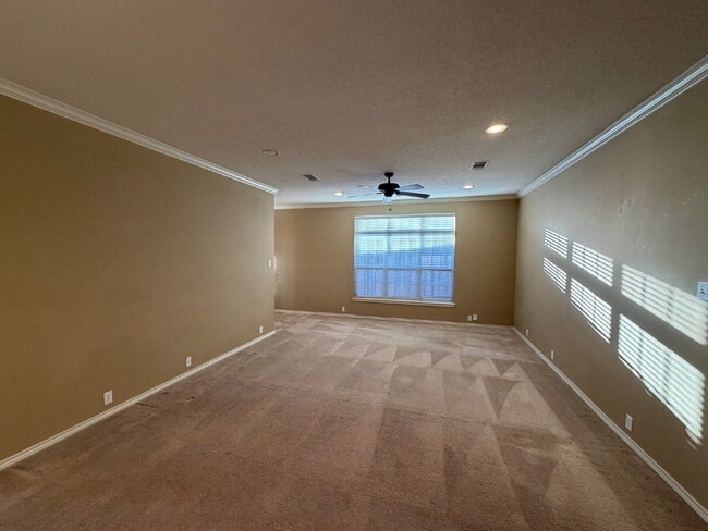 Building Photo - Beautiful 3-Bed, 2-Bath Gem in Lubbock- Spacious 1500 Sq Ft Living!