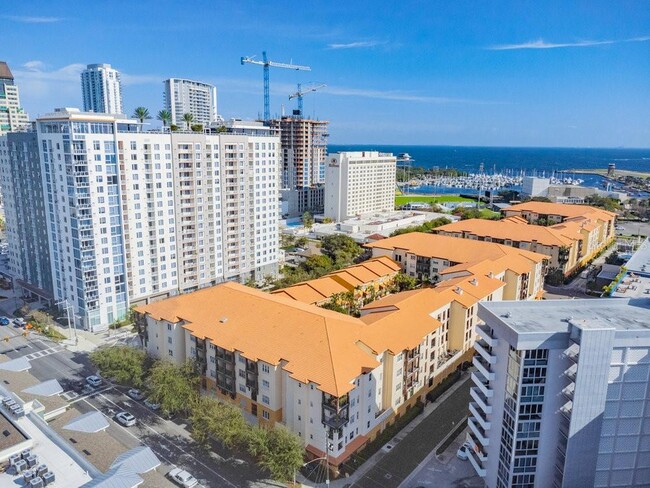 Building Photo - 200 4th Ave S