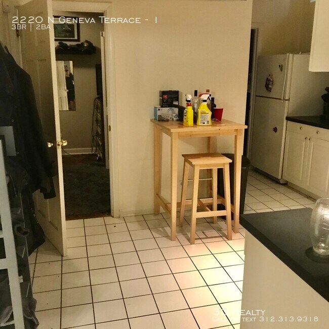 Foto del edificio - 2220 N Geneva Terrace