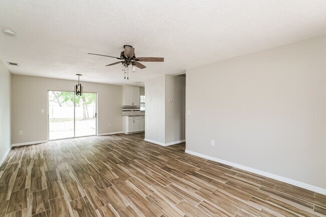 Foto del edificio - 10165 Gamewell St