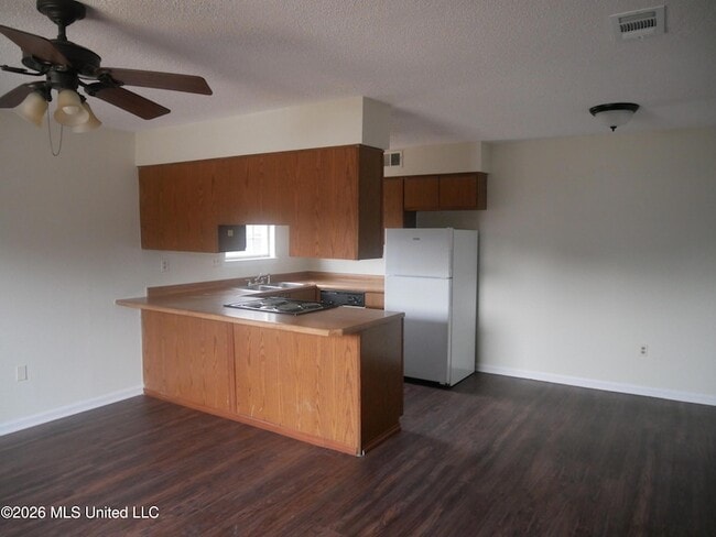 Building Photo - 8061 Martha Ann Ln