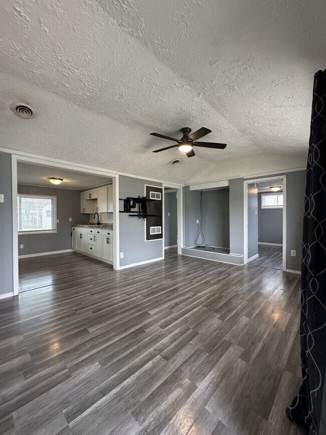Foto del edificio - Your Yorktown Home Base | Love Coming Home