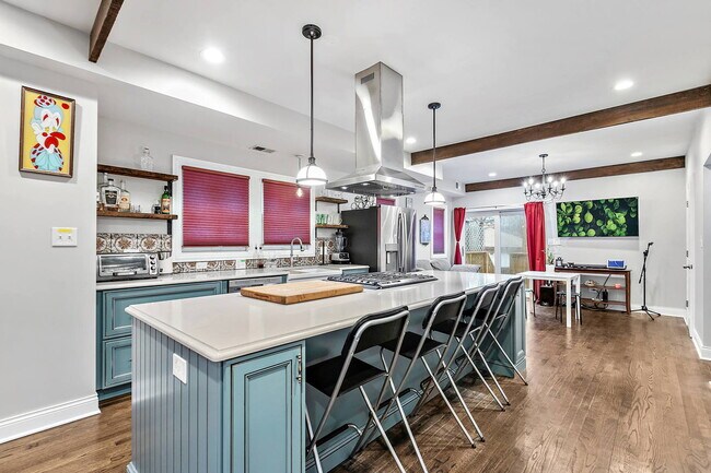 Foto del edificio - 6069 N Ridge Ave