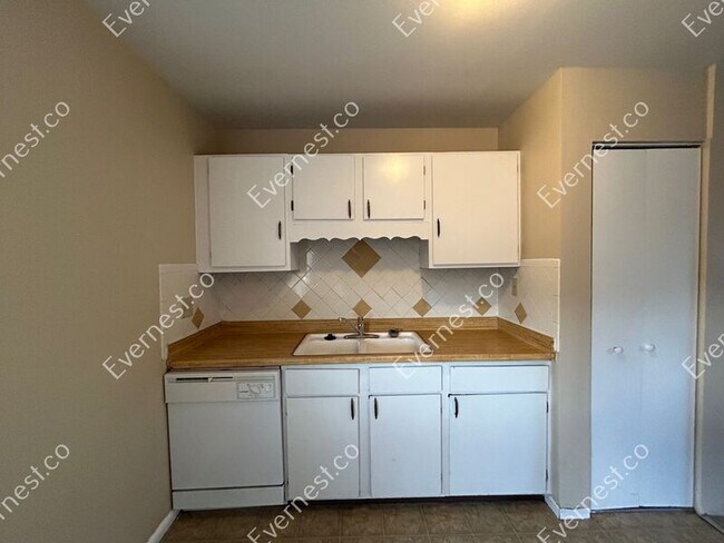 Foto del edificio - 2035 Flintwood Dr