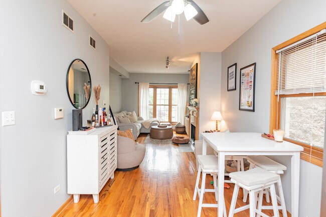 Foto del edificio - 844 N Wood St