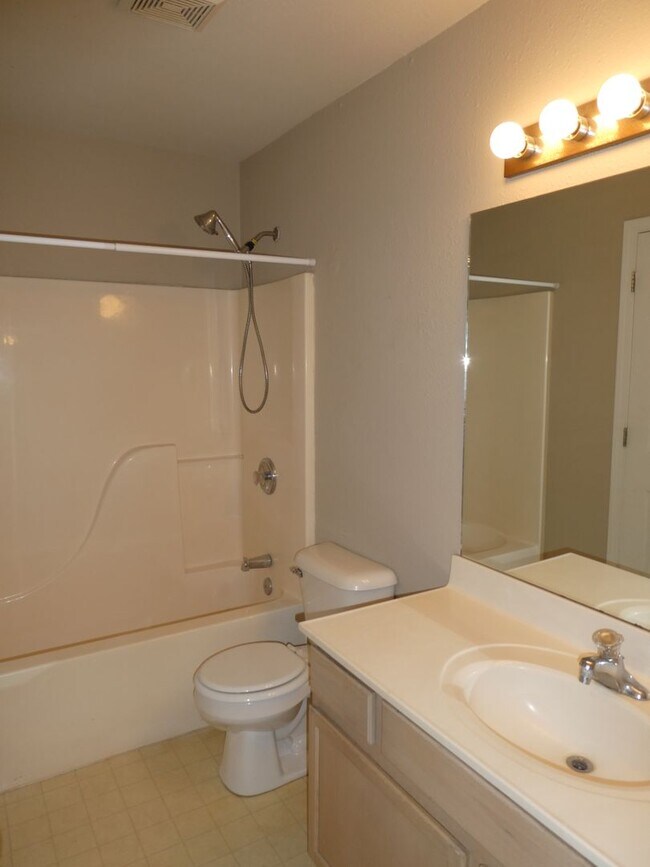 Foto del edificio - 1609 High Quest Cir