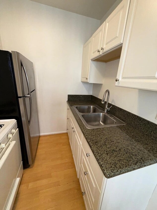Primary Photo - 1248 N Las Palmas Ave