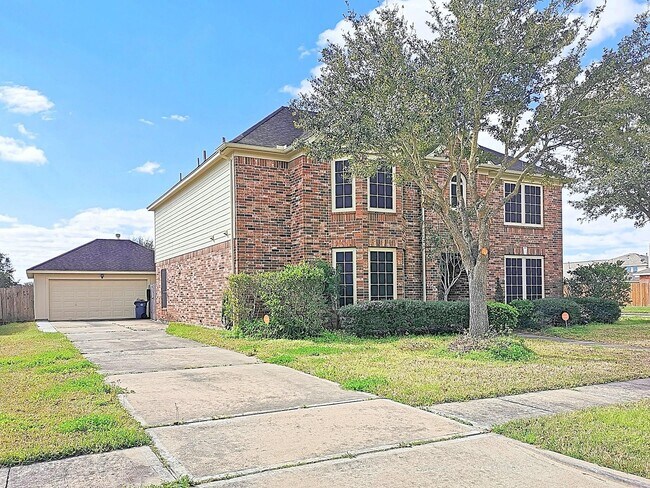 Building Photo - 3527 Hera Dr