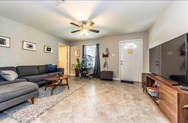 Building Photo - 4522 Larkspur St