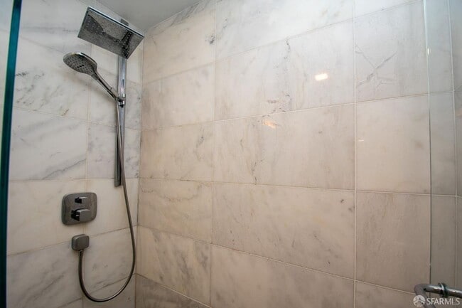 Building Photo - 127 Knockash Hill