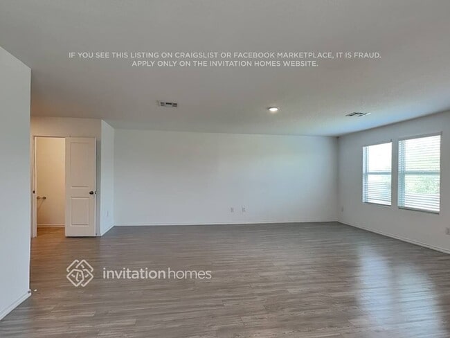 Building Photo - 226 Hollywood Dr