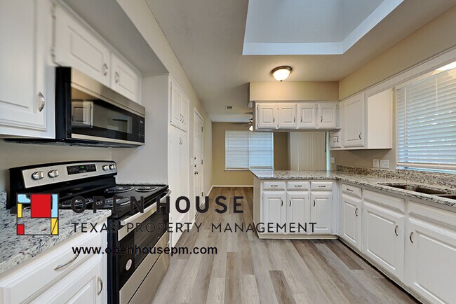 Building Photo - 2709 Deep Valley Trail, Plano