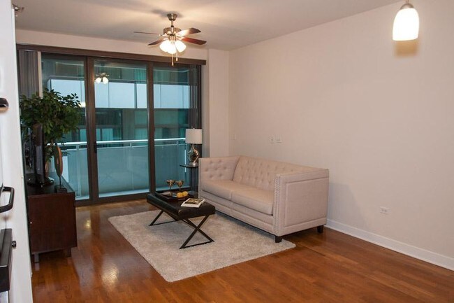 Foto del edificio - 650 W Wayman St