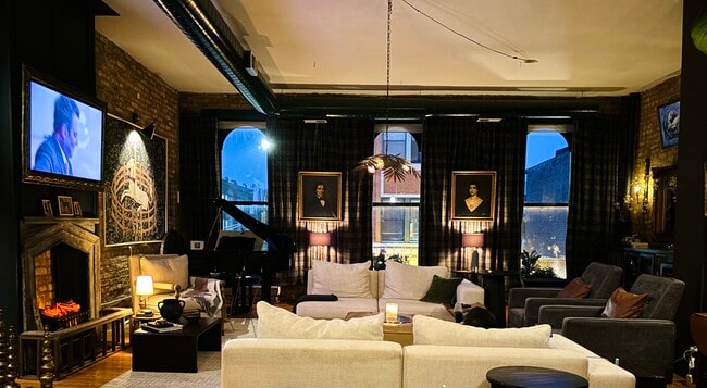 Foto del edificio - 1470 N Milwaukee Ave