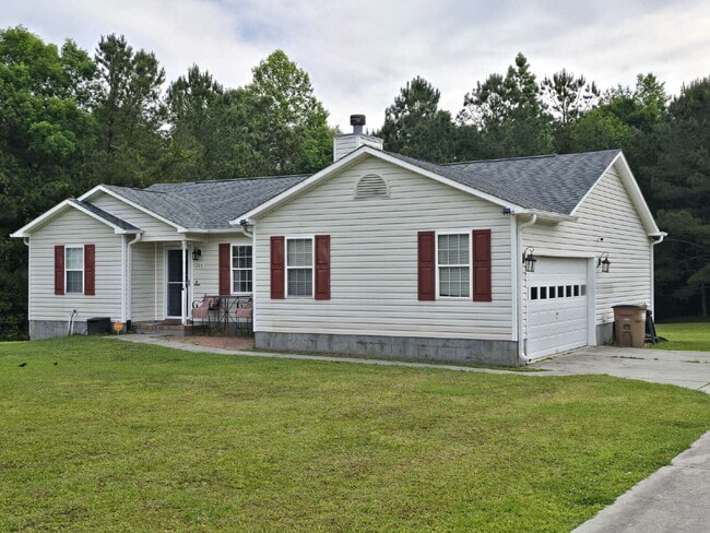 Building Photo - "Charming 3-Bedroom Home with 2 Full Baths in Jacksonville's Cozy Winterberry Court!"