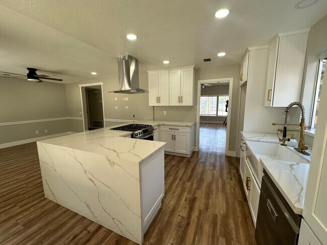 Foto del edificio - 1643 Derby Ct