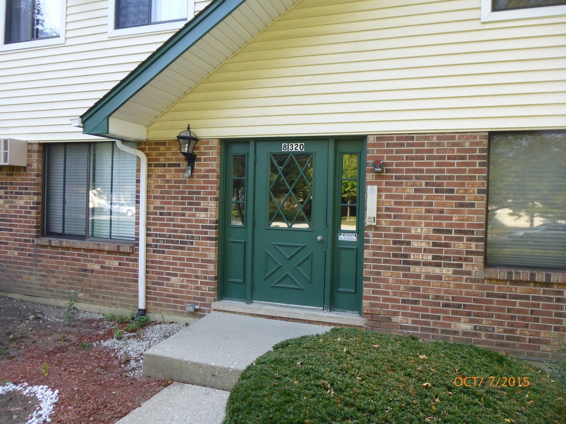 Primary Photo - 8320 Oak Leaf Dr
