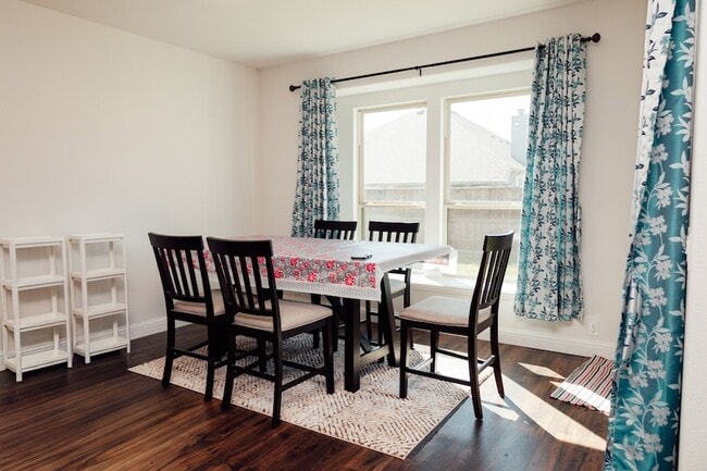 Photo - 700 Sedona St House