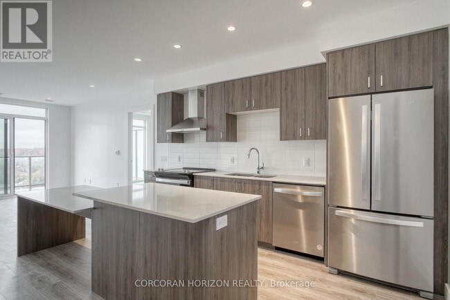 Photo du bâtiment - 50 Grand Ave S