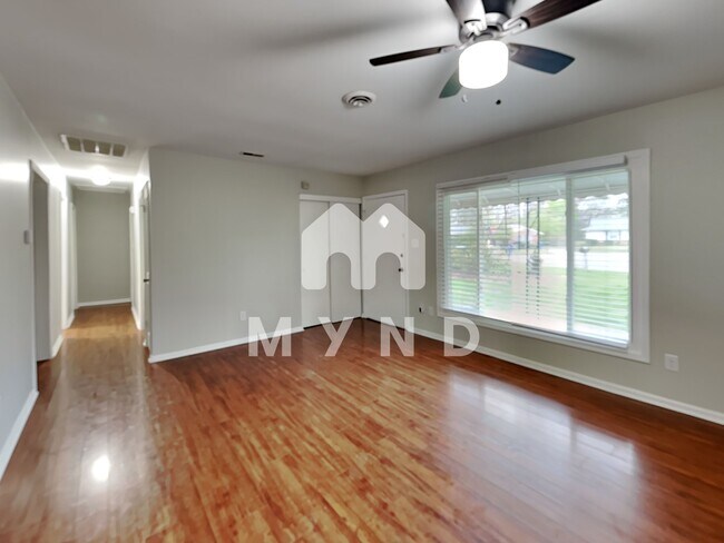 Building Photo - 3113 Woodbine Ct
