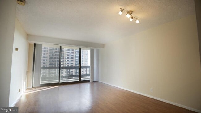 Building Photo - 5505 Seminary Rd