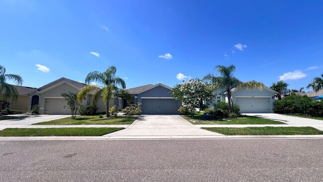Foto del edificio - Beautiful 3 Bedroom, 2 Bathroom Home near ...