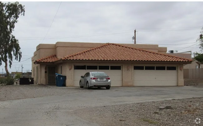 Building Photo - 3515 El Toro Dr