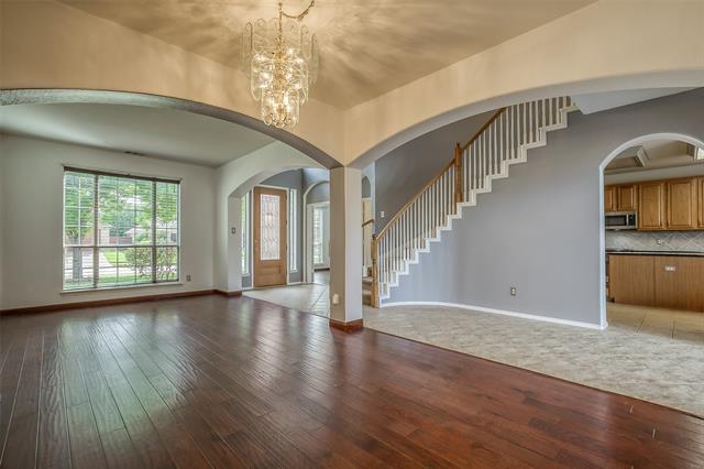 Building Photo - 820 Royal Crest Ct