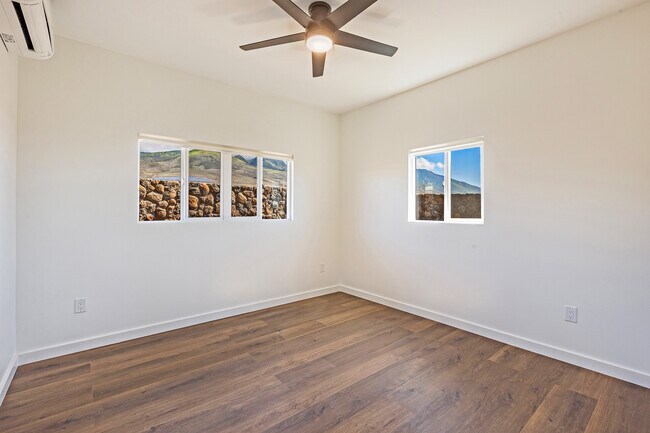 Dormitorio de la planta baja - 536 Lahainaluna Rd
