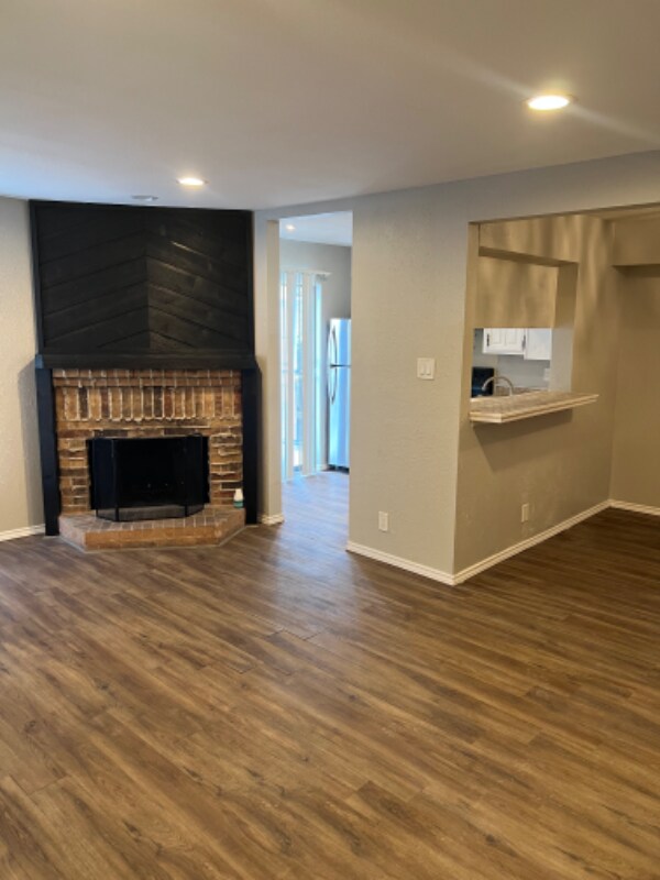 Photo - 6028 Stoneybrook Dr Apartment