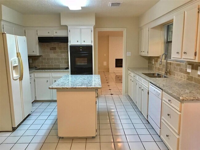 Building Photo - 7123 Rio Blanco Dr