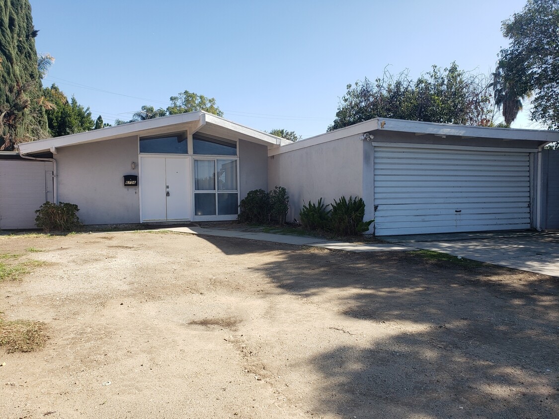 6756 Lurline Ave, CA 91306 House Rental in CA