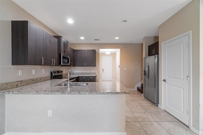 Foto del edificio - 2424 SE 15th St