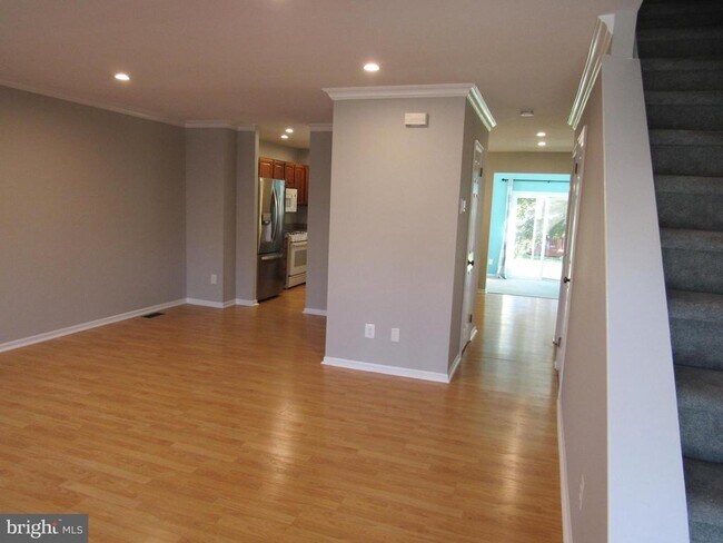Foto del edificio - 716 Sandalwood Ln