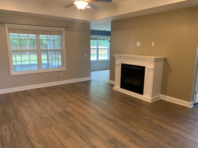 Building Photo - Stunning 3-Bedroom Home in Parish Crossing...